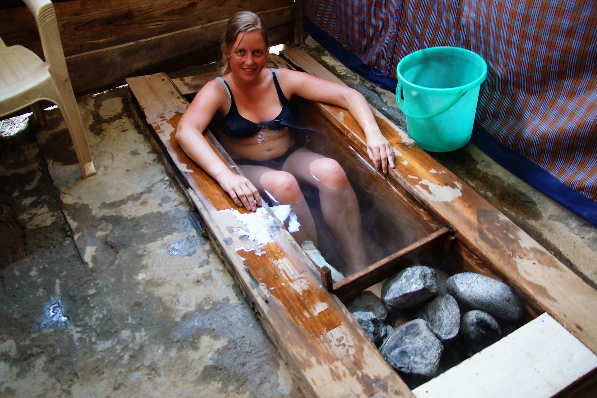 De dag dat ik…gekookt werd in een hot stone bath in Bhutan