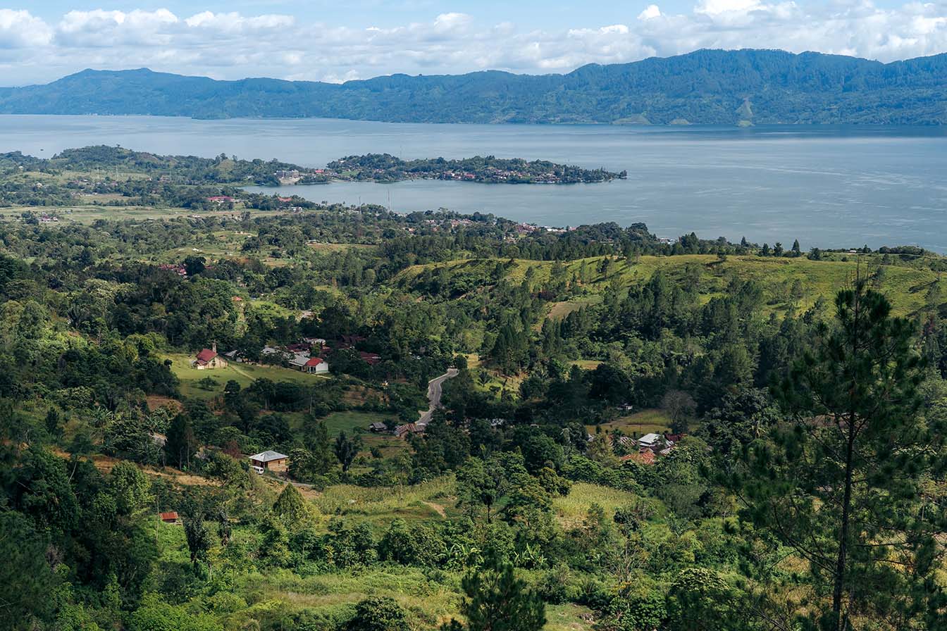 Uitzicht over Samosir Lake Toba