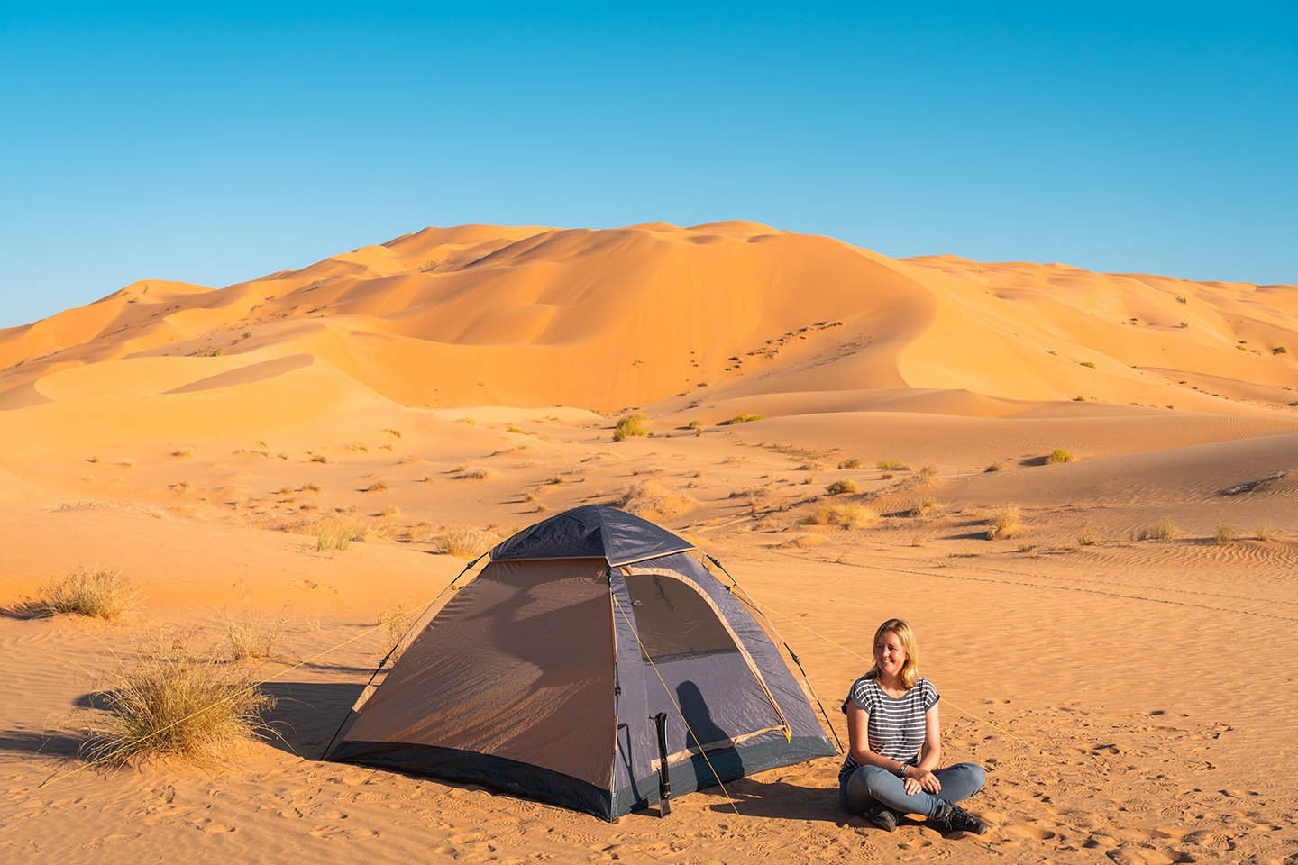 kamperen in de woestijn Oman