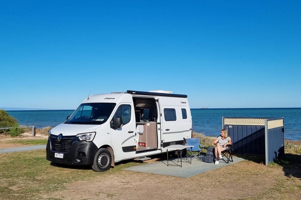 camper aan zee in Australië