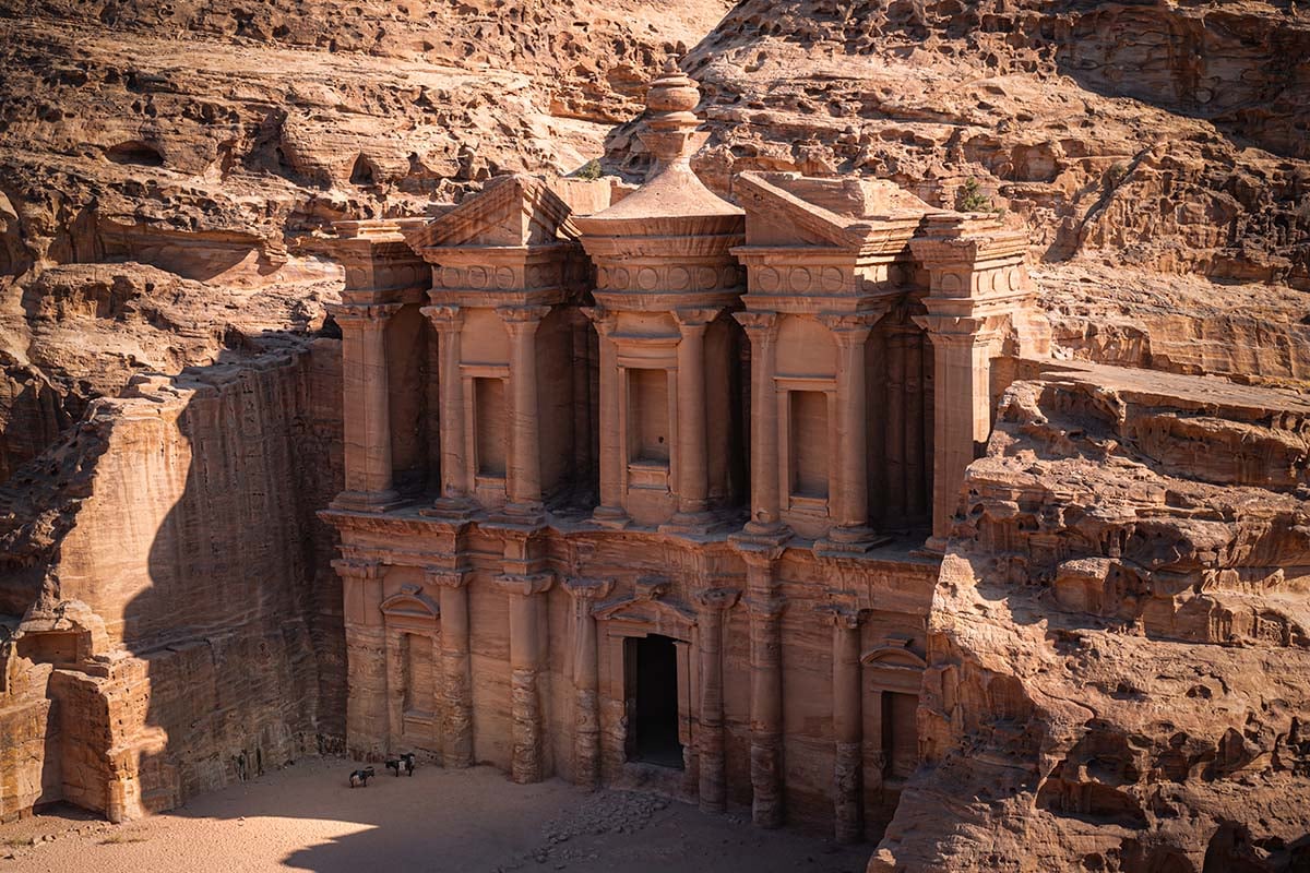 Monastery in Petra van boven gezien