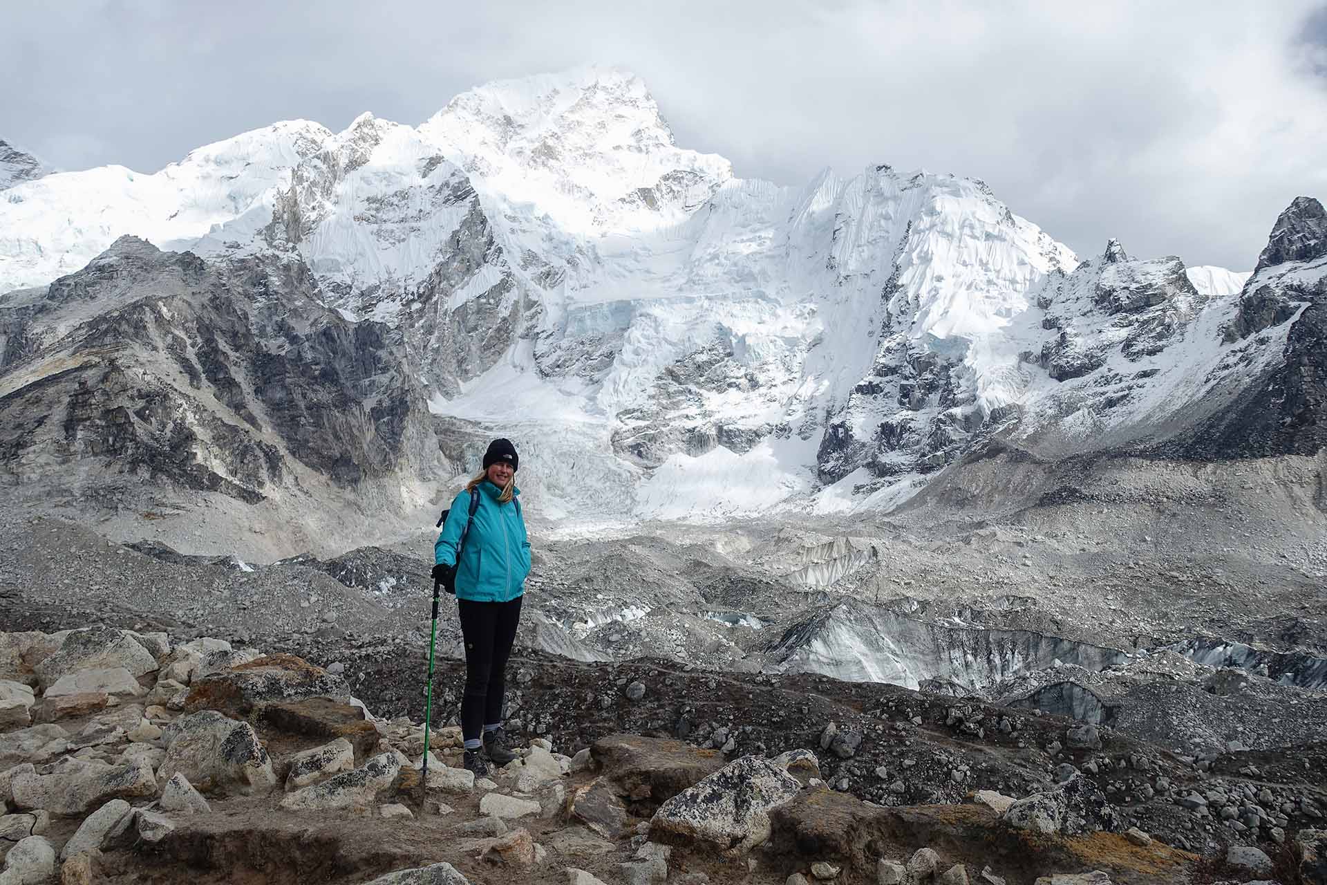 wandelaar bij Mount Everest Base Camp