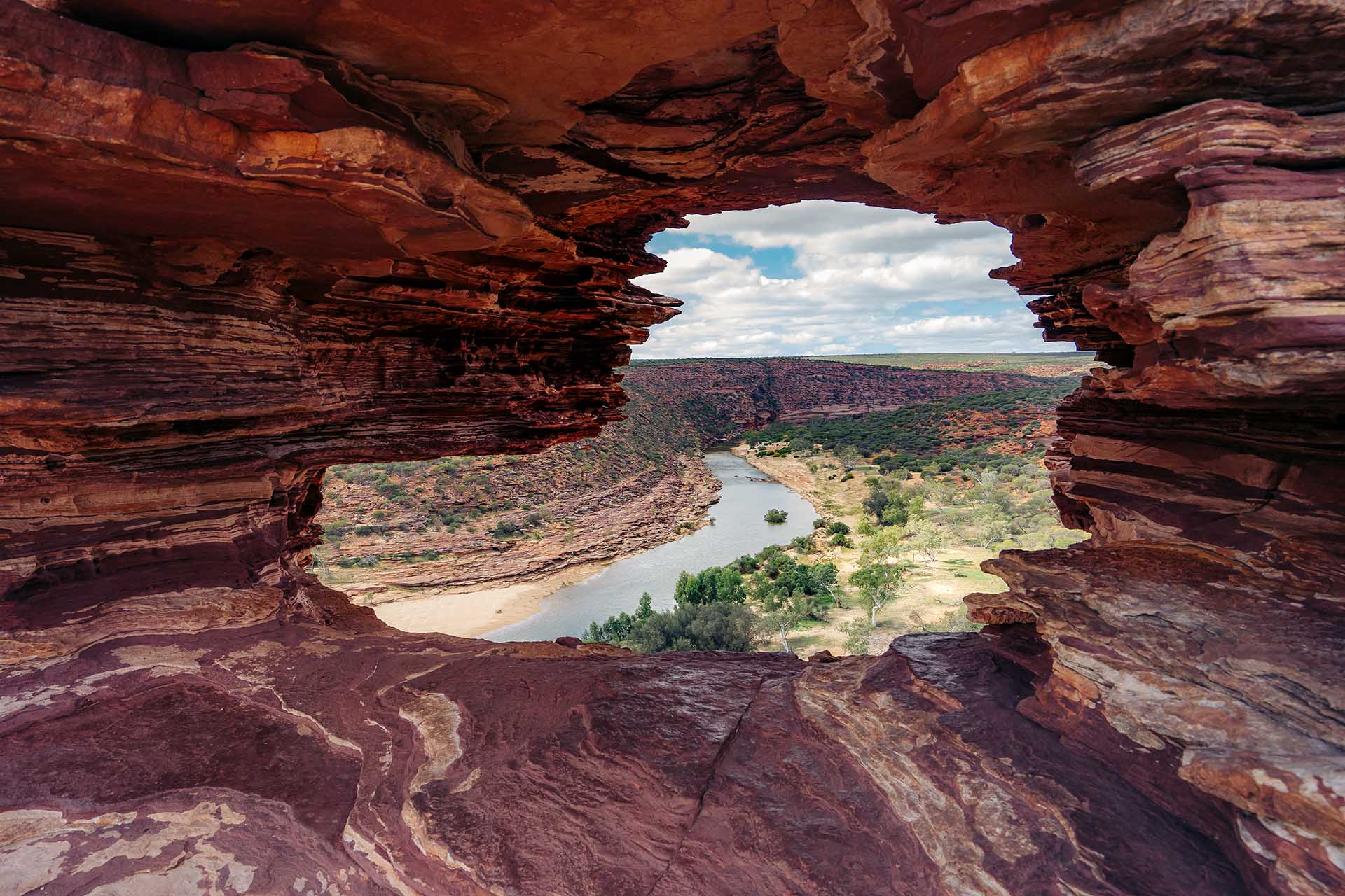 opening in rots met uitzicht op Kalbarri National Park Australië