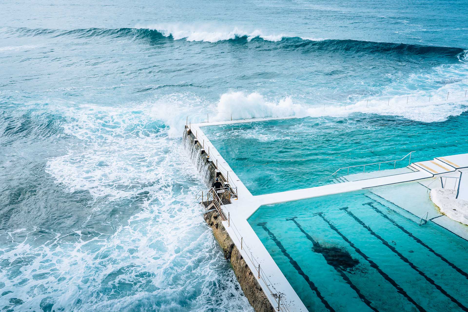 zwembad in zee in Bondi Beach Sydney