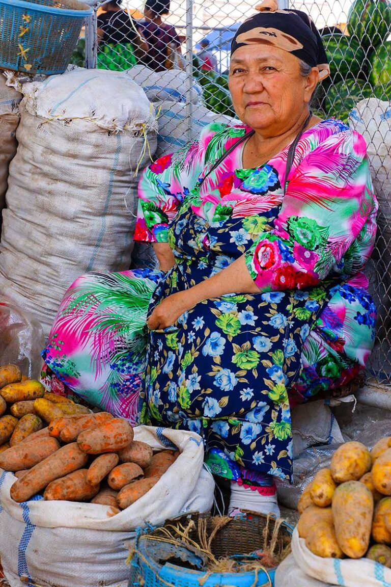 Vrouw markt Oezbekistan