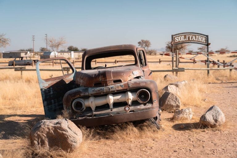 oude auto in Solitaire Namibie