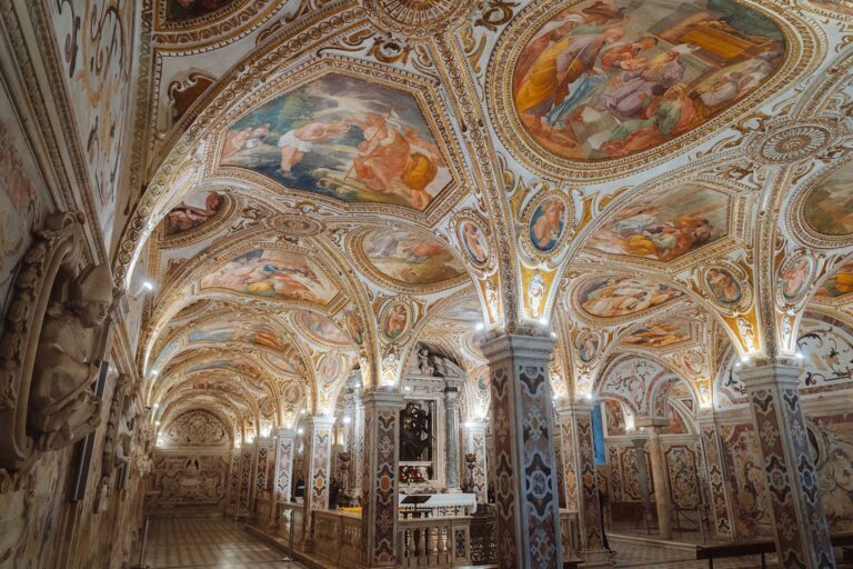 beschilderde crypte in Salerno