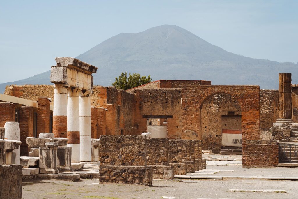 oude stad Pompei met Vesuvius op de achtergrond